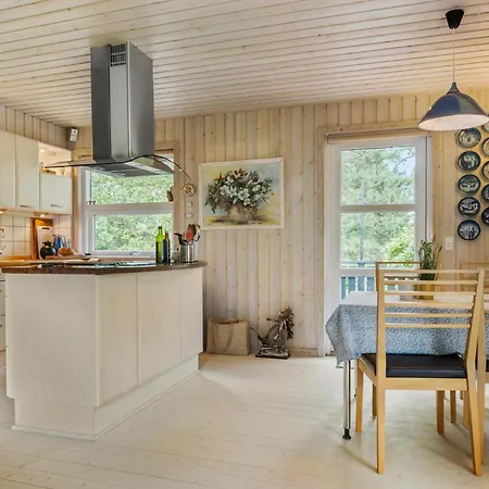 Lovely Home In Ebeltoft With Wifi